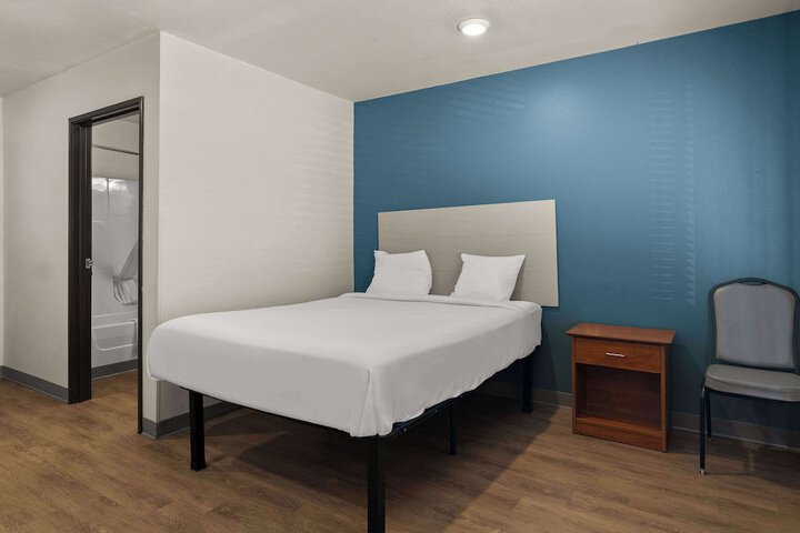 Room 18 of 25