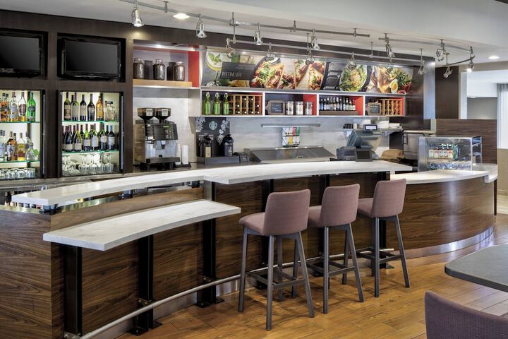 Courtyard by Marriott Dallas Arlington / Entertainment Dist