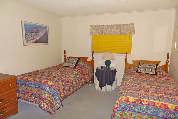 Room 4 of 9