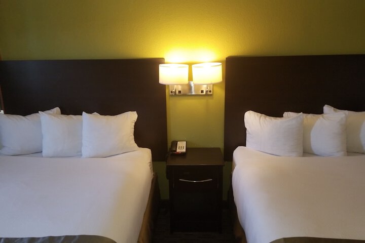 Room 18 of 28