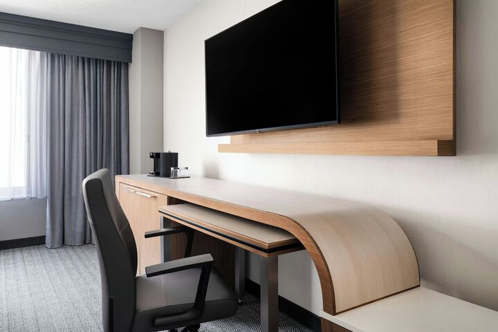 Courtyard by Marriott Charlotte City Center