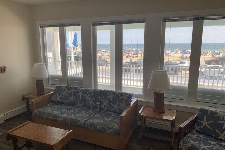 Room 26 of 61