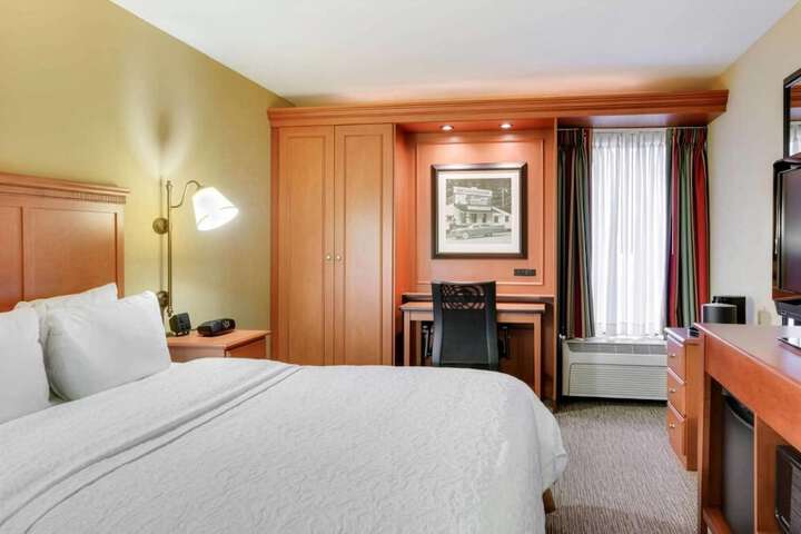 Pittsburgh Airport Inn and Suites