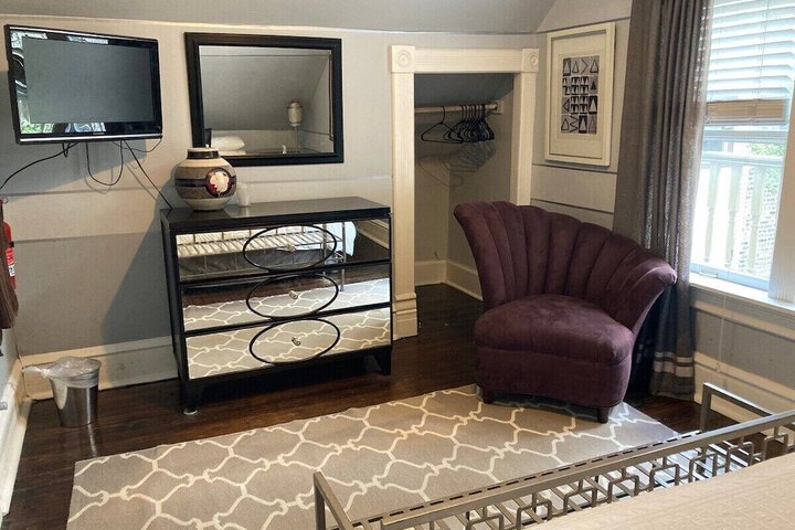 Room 42 of 102