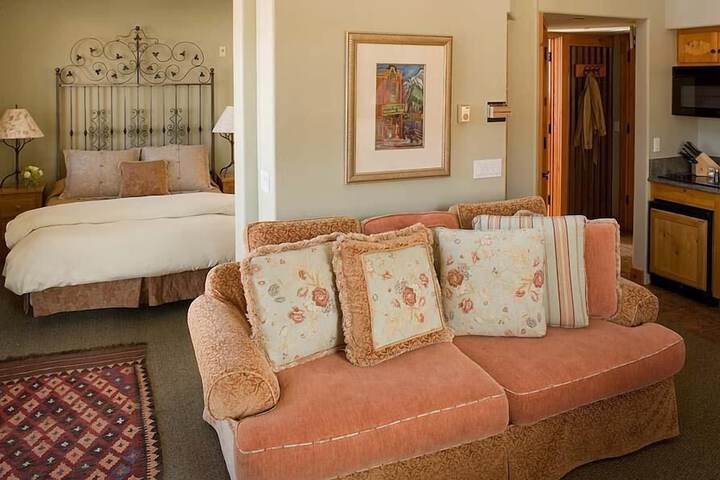 Inn at Lost Creek