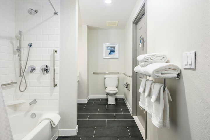 Four Points by Sheraton Bedford Manchester Airport