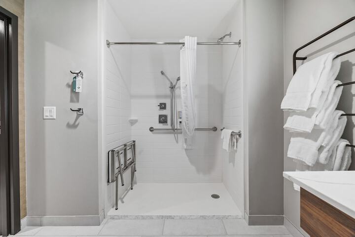 La Quinta Inn & Suites by Wyndham La Habra