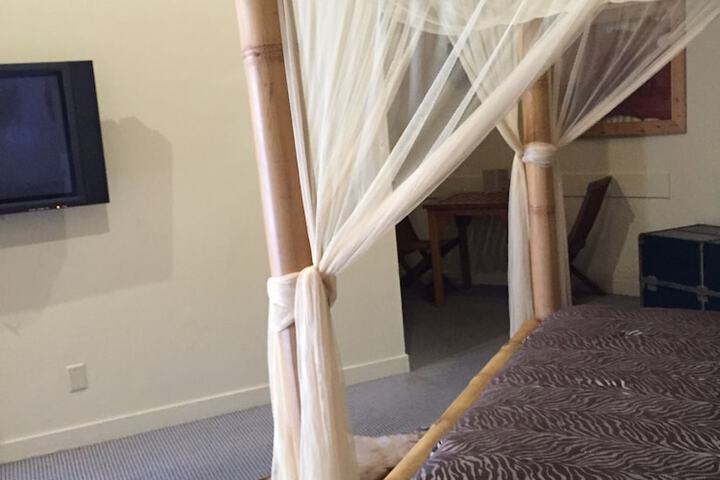 Wildwood Inn Tropical Dome & Theme Suites