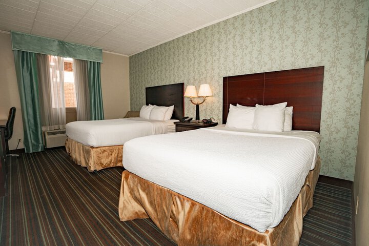 Room 10 of 17