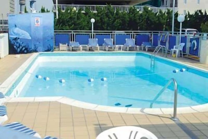 Pool 6 of 61
