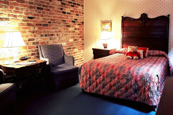 Room 37 of 79