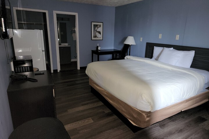 Room 15 of 16