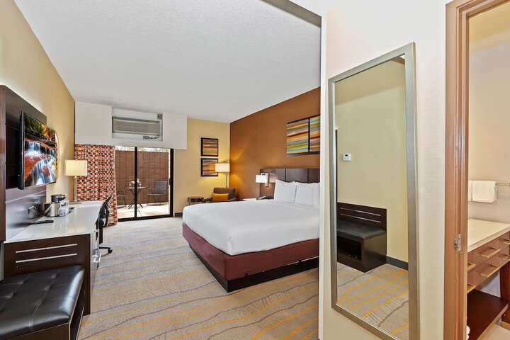 Room 11 of 48
