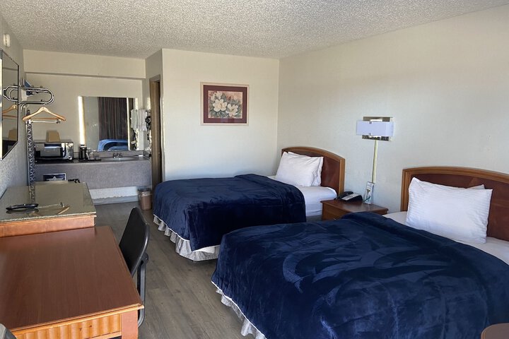 Room 6 of 27