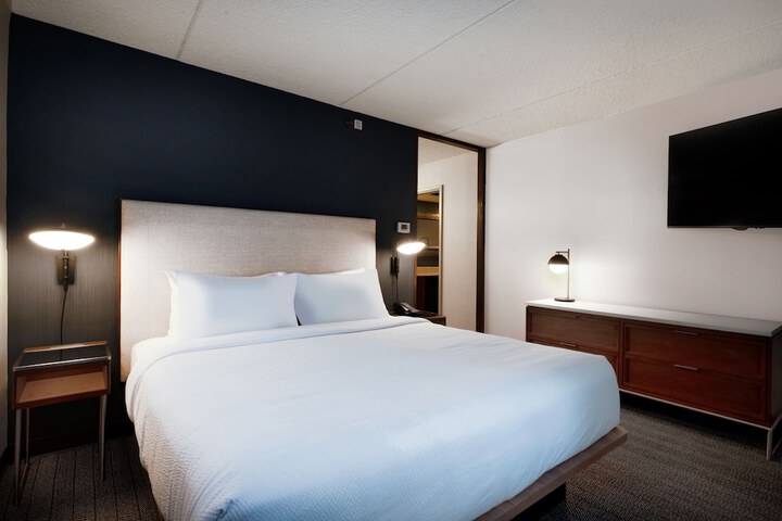 Room 28 of 47