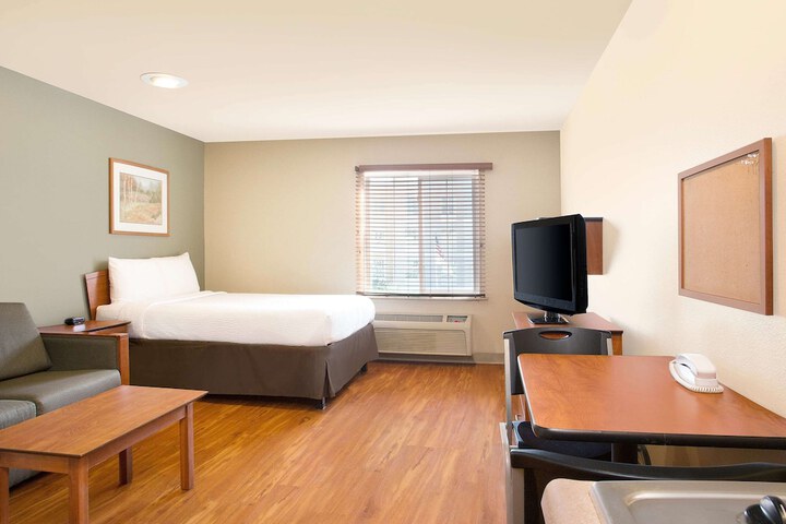 Room 8 of 17