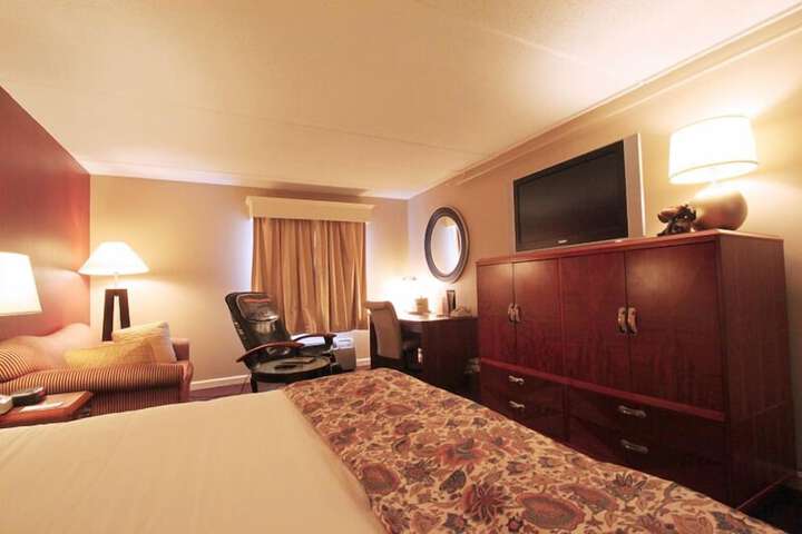 Room 32 of 69
