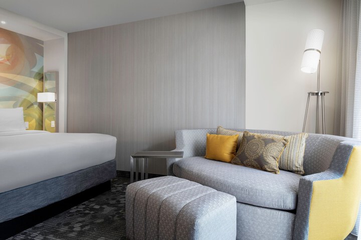 Room 32 of 41