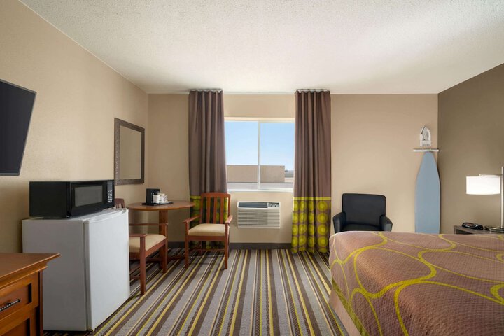 Room 13 of 29