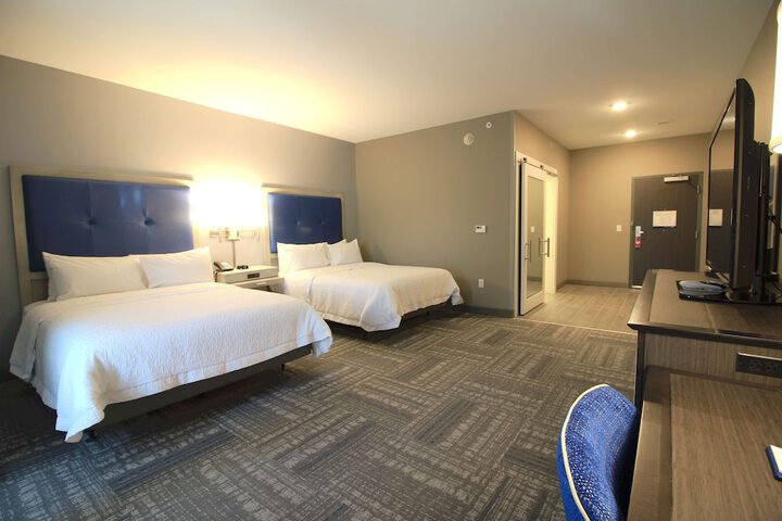 Room 11 of 37