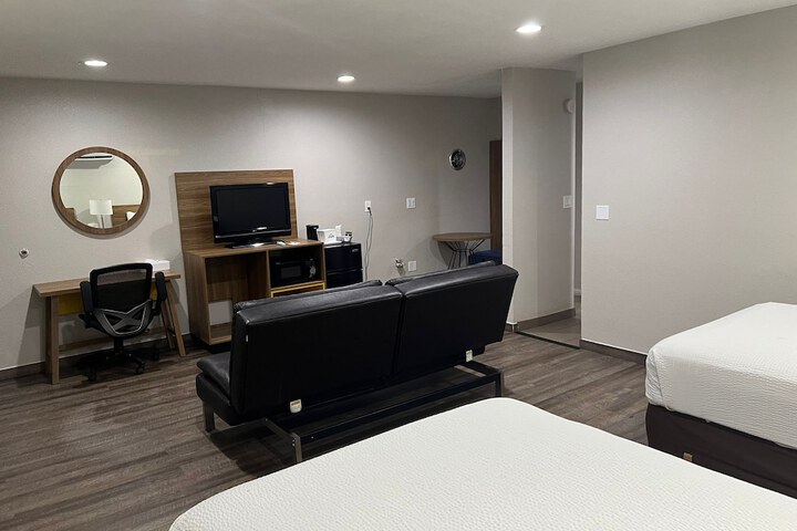 Room 19 of 39
