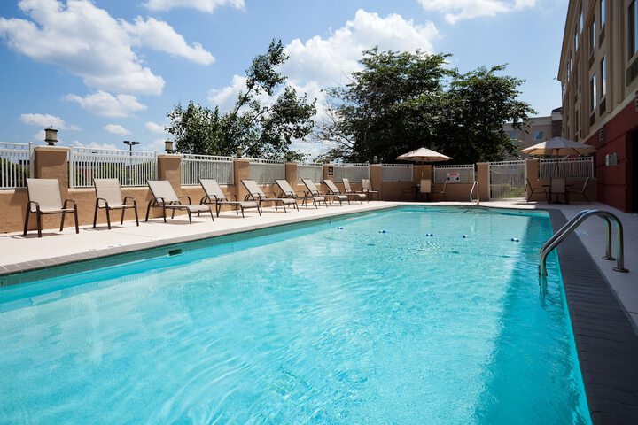 Pool 4 of 24