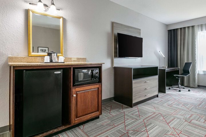 Room 30 of 38