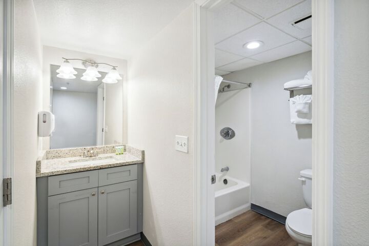 Room 42 of 59