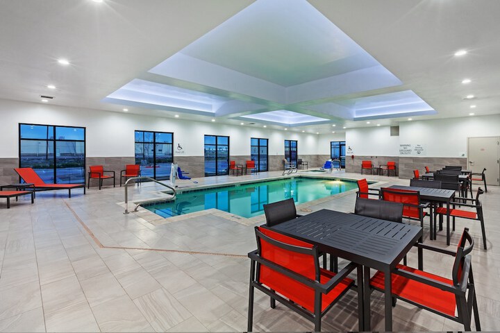 Pool 6 of 33