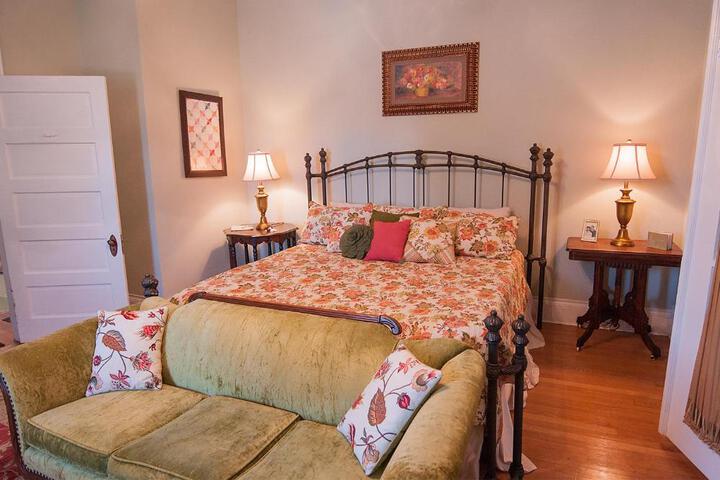 Sandstone Street Bed and Breakfast