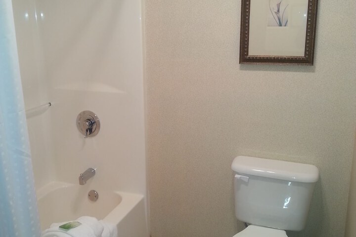 Room 13 of 27