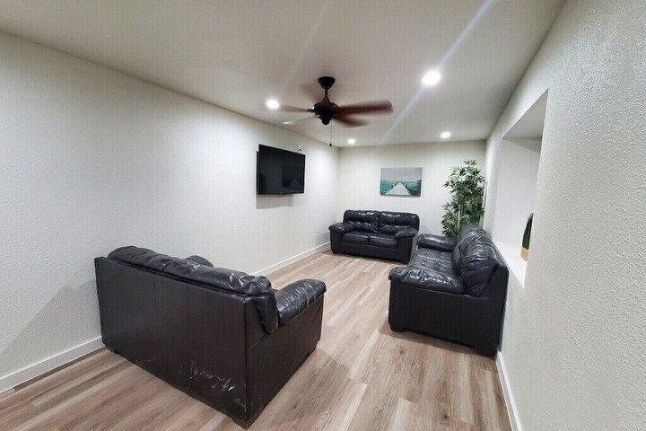 Room 20 of 35