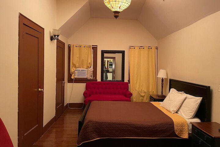 Room 26 of 35