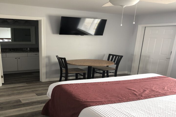 Beachgate CondoSuites and Oceanfront Resort