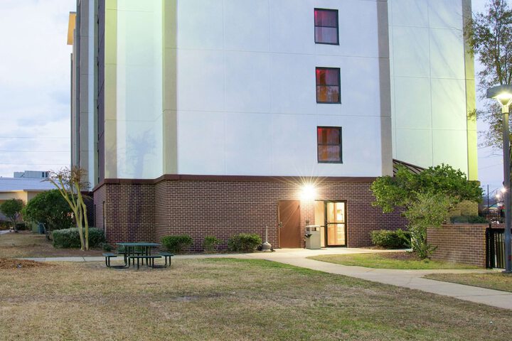 Hampton Inn & Suites Jackson-Coliseum