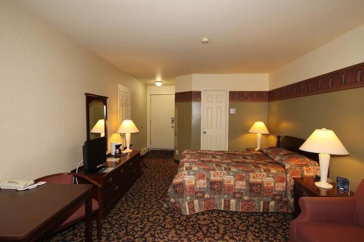 Room 6 of 36