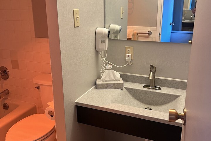 Room 31 of 53