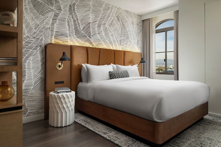 Room 43 of 76
