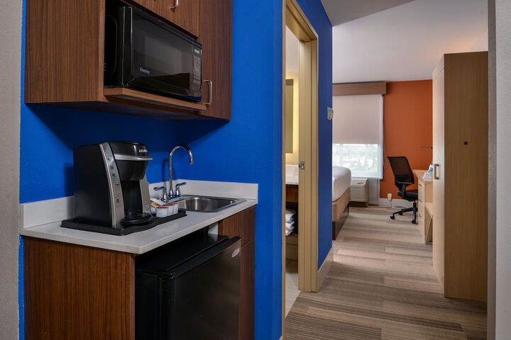 Room 18 of 50