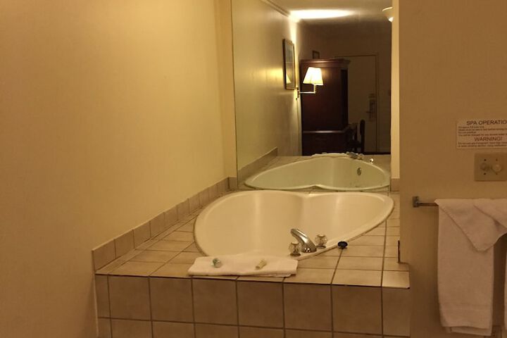 Wildwood Inn Tropical Dome & Theme Suites