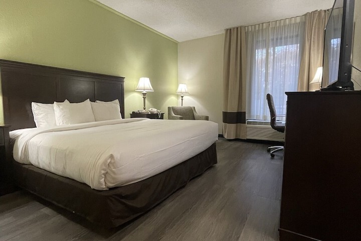 Room 107 of 141