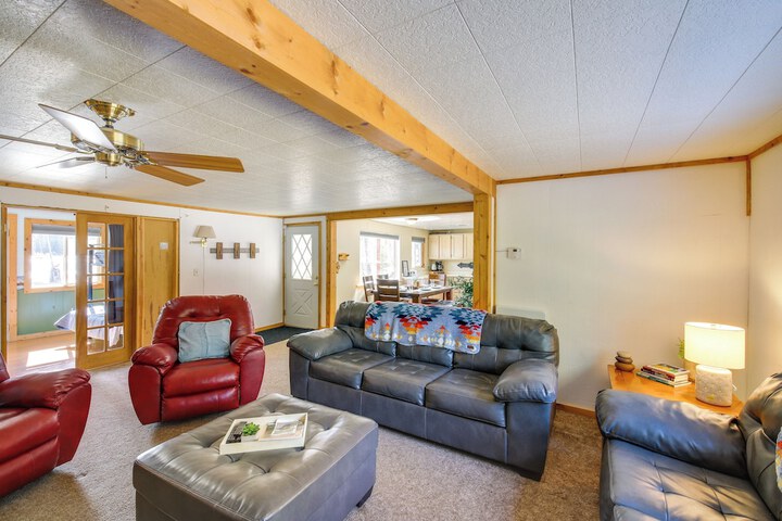 Hike Bike & Boat: Cabin w / Dock on Seeley Lake!