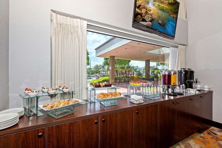 Breakfast/Coffee Service 40 of 48
