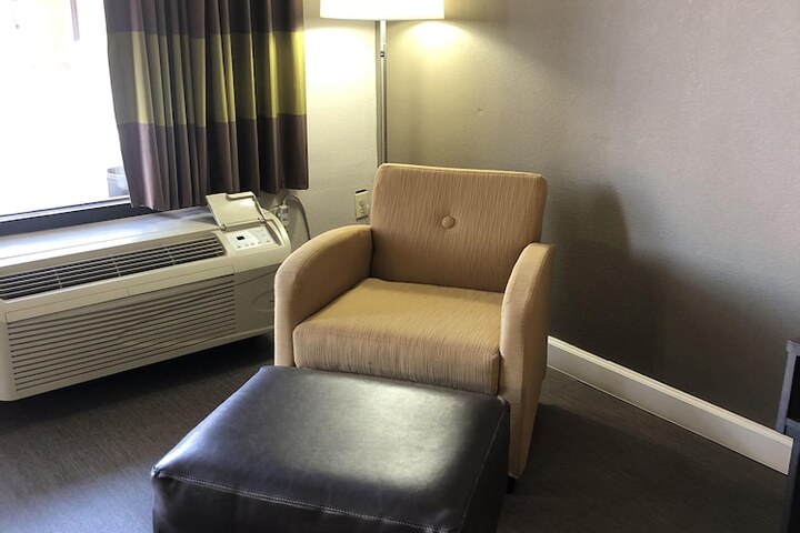 Room 8 of 21