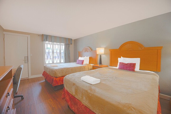 Room 43 of 128