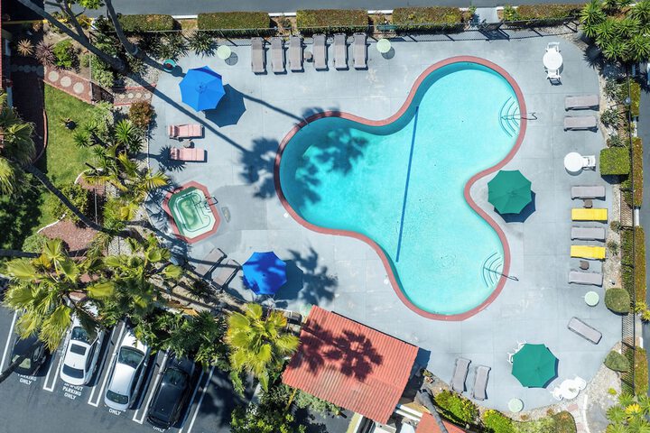 Pool 14 of 33