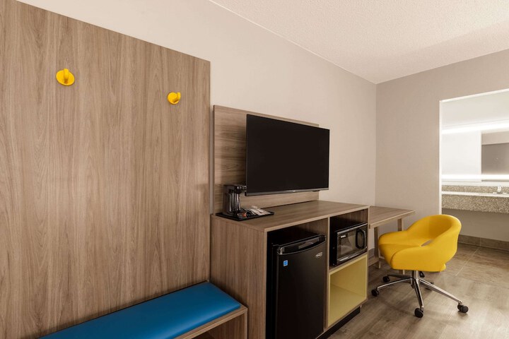 Room 15 of 29