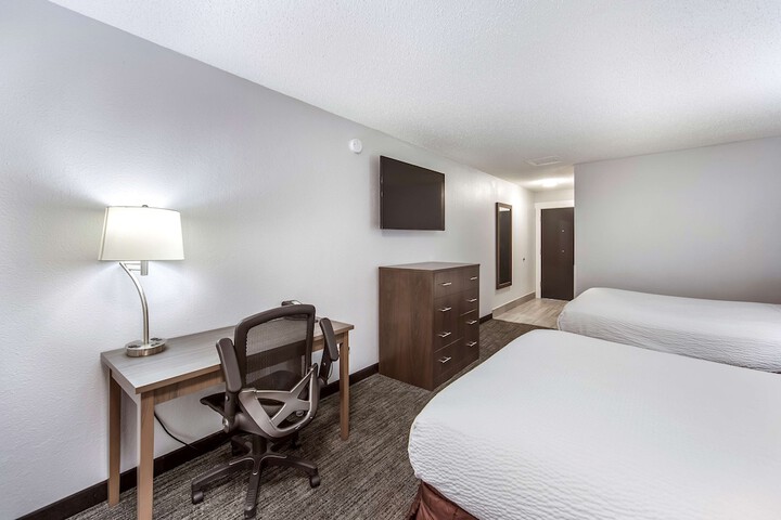 Room 13 of 32