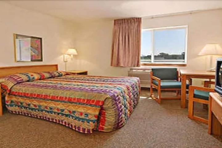 Room 12 of 21