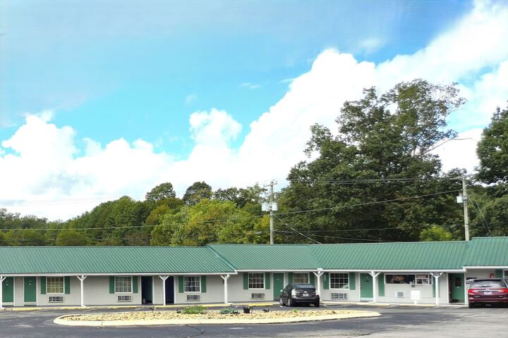 Holiday Motel by Belvilla Cleveland TN